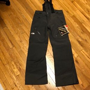 The North Face Mountain Pro Bib. Gore Tex. New L